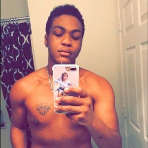 Meet your Posher, Carlos